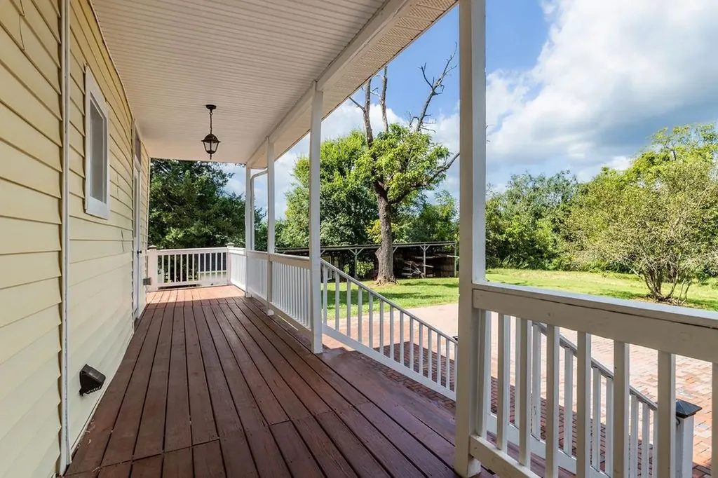 745 Albevanna Spring Road Scottsville VA 24590