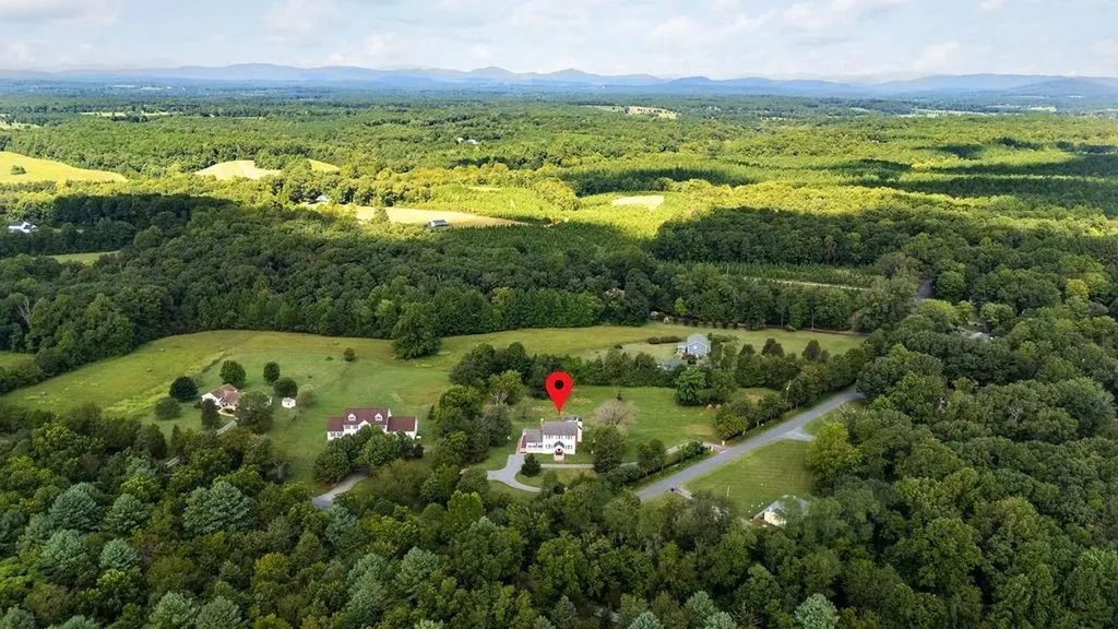 745 Albevanna Spring Road Scottsville VA 24590