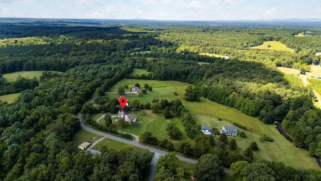 745 Albevanna Spring Road Scottsville VA 24590