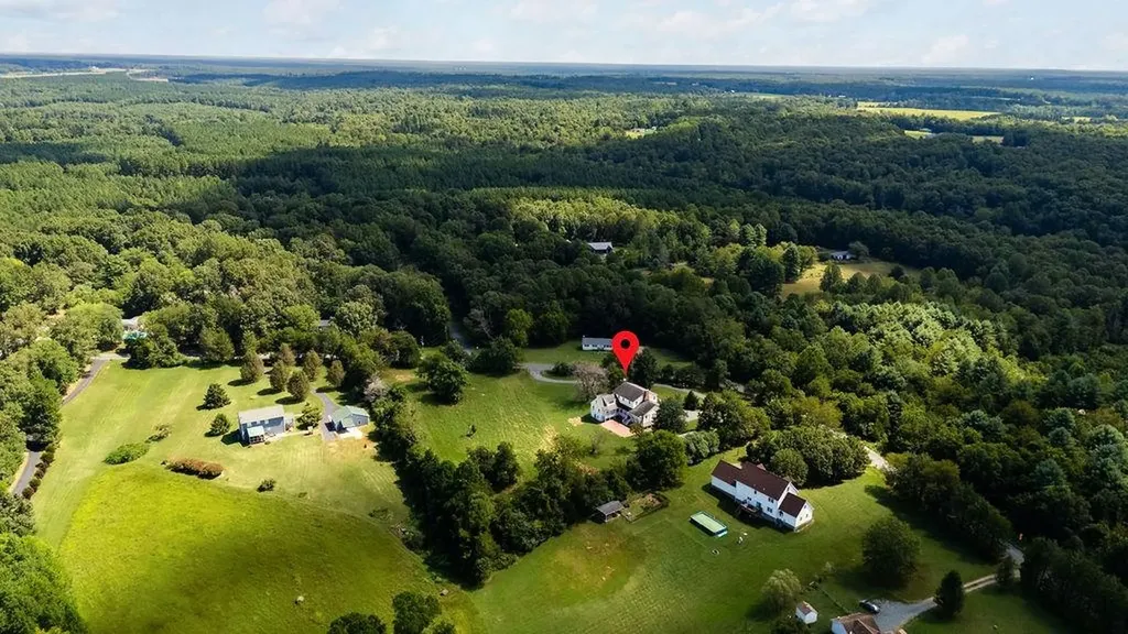 745 Albevanna Spring Road Scottsville VA 24590