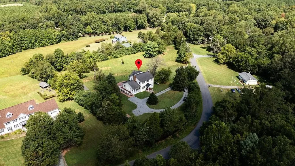 745 Albevanna Spring Road Scottsville VA 24590