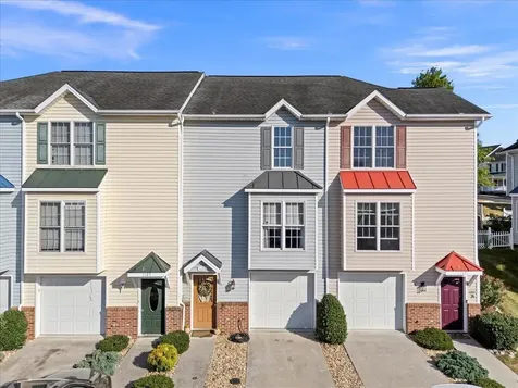 1123 Patrick Henry Place Harrisonburg VA 22802