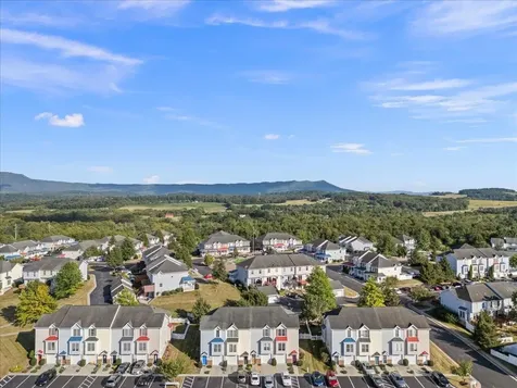 1123 Patrick Henry Place Harrisonburg VA 22802