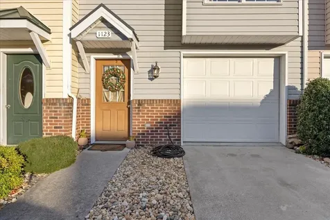 1123 Patrick Henry Place Harrisonburg VA 22802