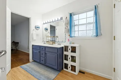 18 Foxhall Lane S Weyers Cave VA 24486