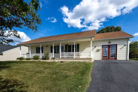 18 Foxhall Lane S Weyers Cave VA 24486