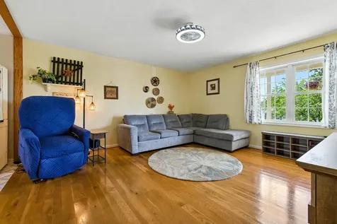 18 Foxhall Lane S Weyers Cave VA 24486