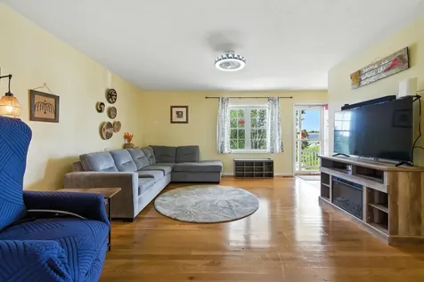 18 Foxhall Lane S Weyers Cave VA 24486