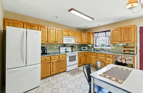 18 Foxhall Lane S Weyers Cave VA 24486