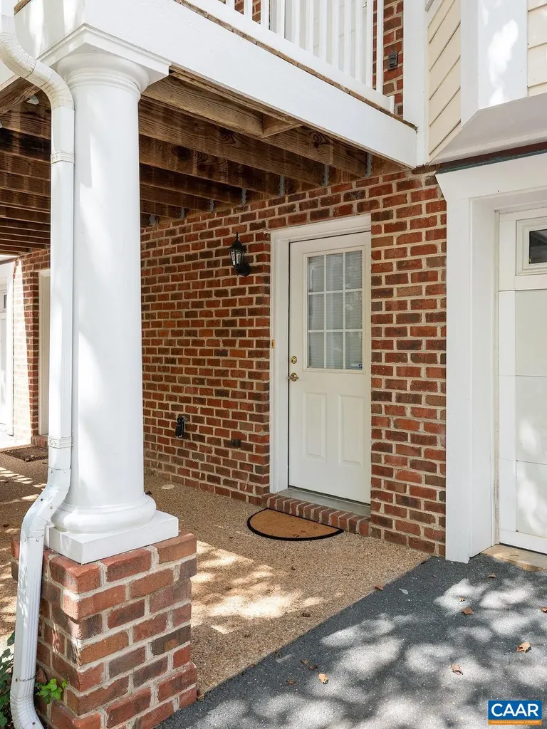 129 Old Fifth Circle Charlottesville VA 22903