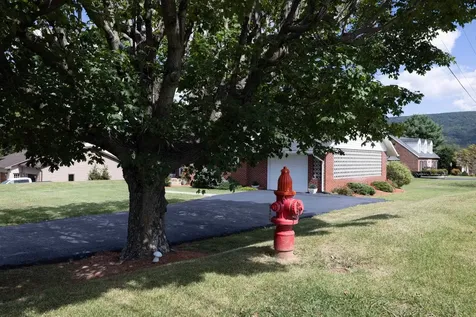 9738 Fairway Drive New Market VA 22844