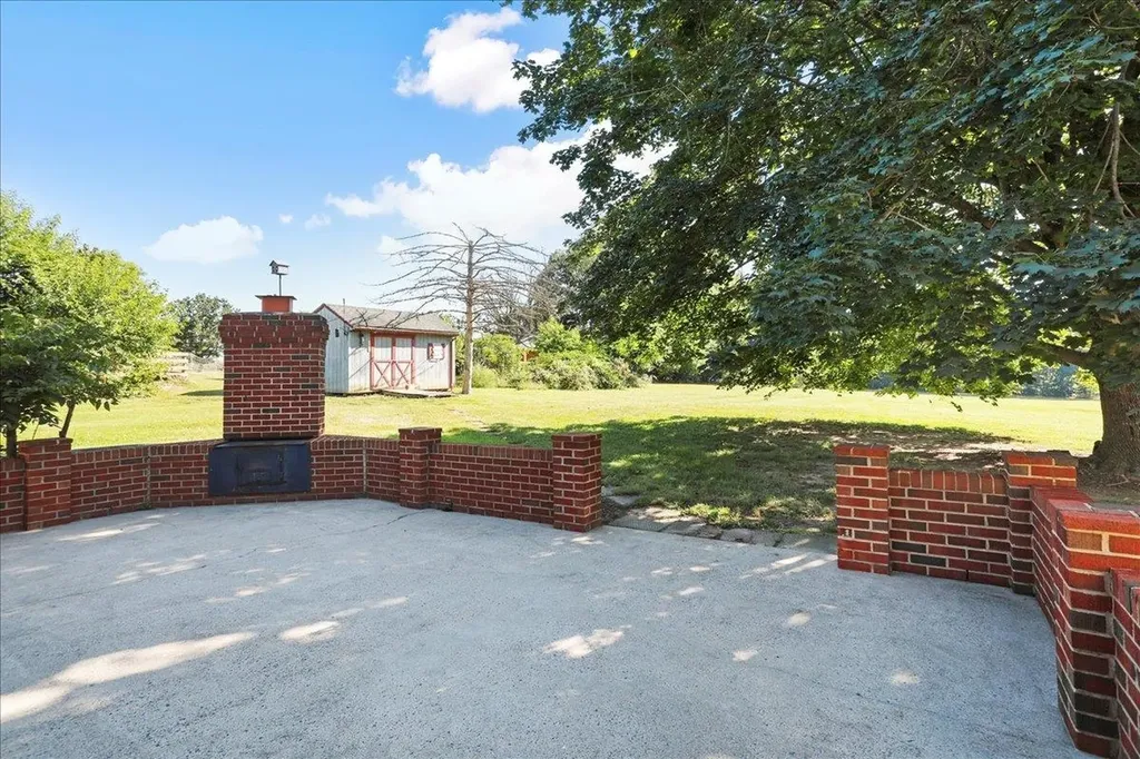 3634 East Side Highway N Elkton VA 22827