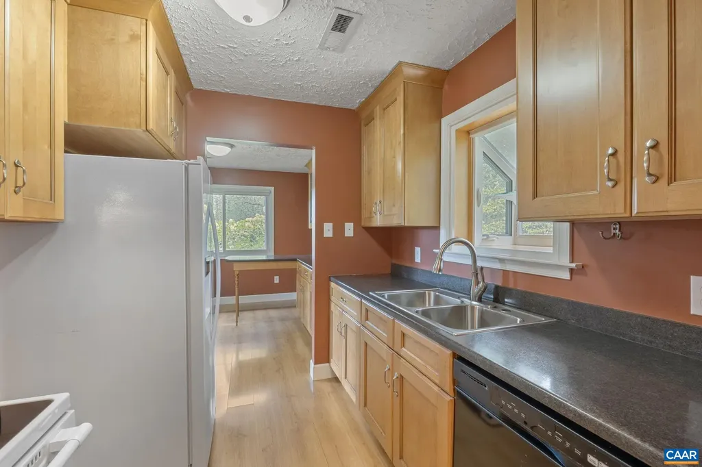 8508 Dick Woods Road Afton VA 22920