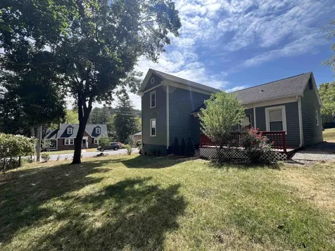 909 Maple Street Staunton VA 24401