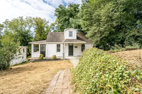 204 Dogwood Street Waynesboro VA 22980