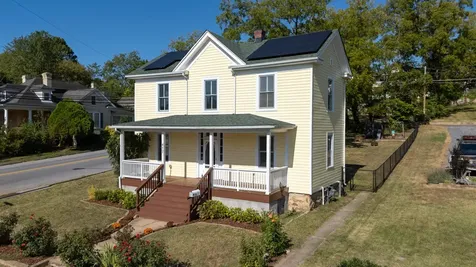 477 Chestnut Avenue Waynesboro VA 22980