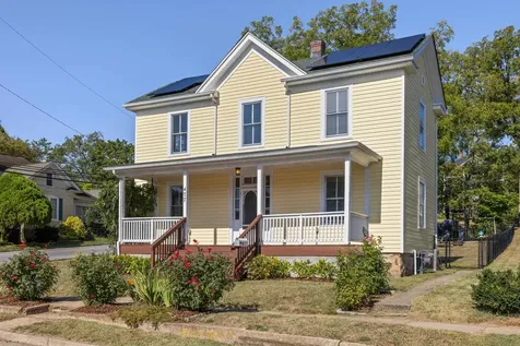 477 Chestnut Avenue Waynesboro VA 22980