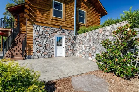 12012 Hollar School Road Linville VA 22834