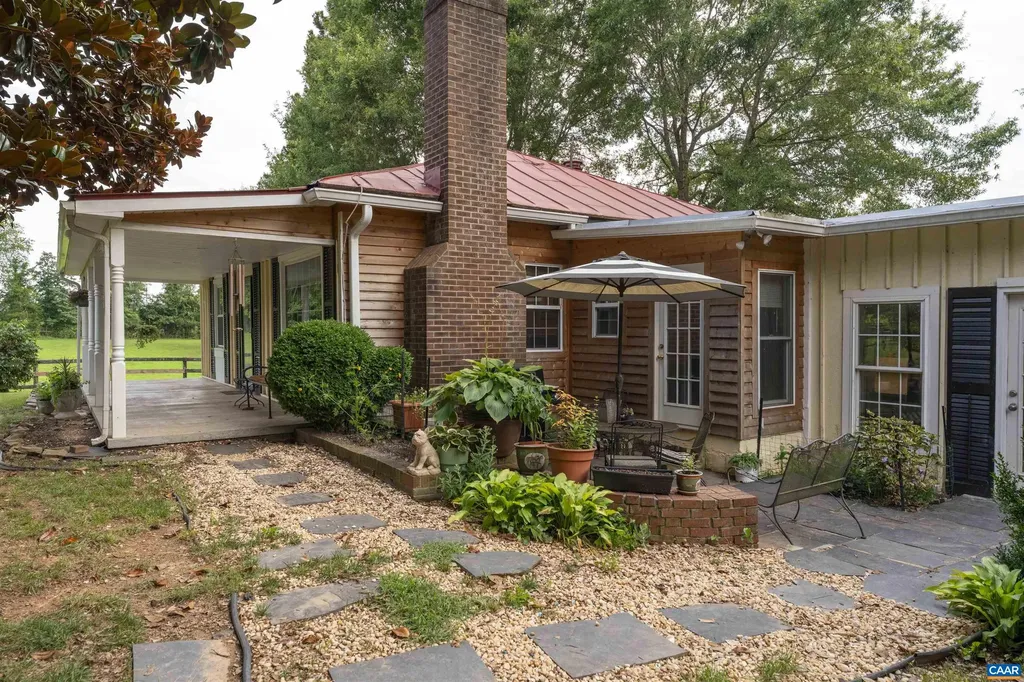 1342 James Madison Highway Gordonsville VA 22942