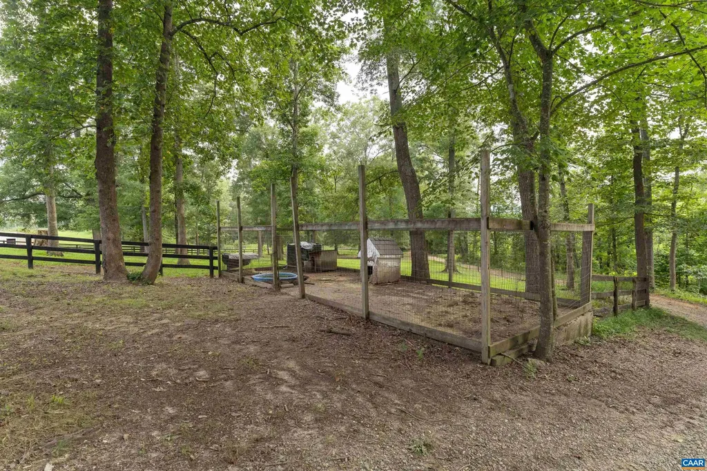 1342 James Madison Highway Gordonsville VA 22942