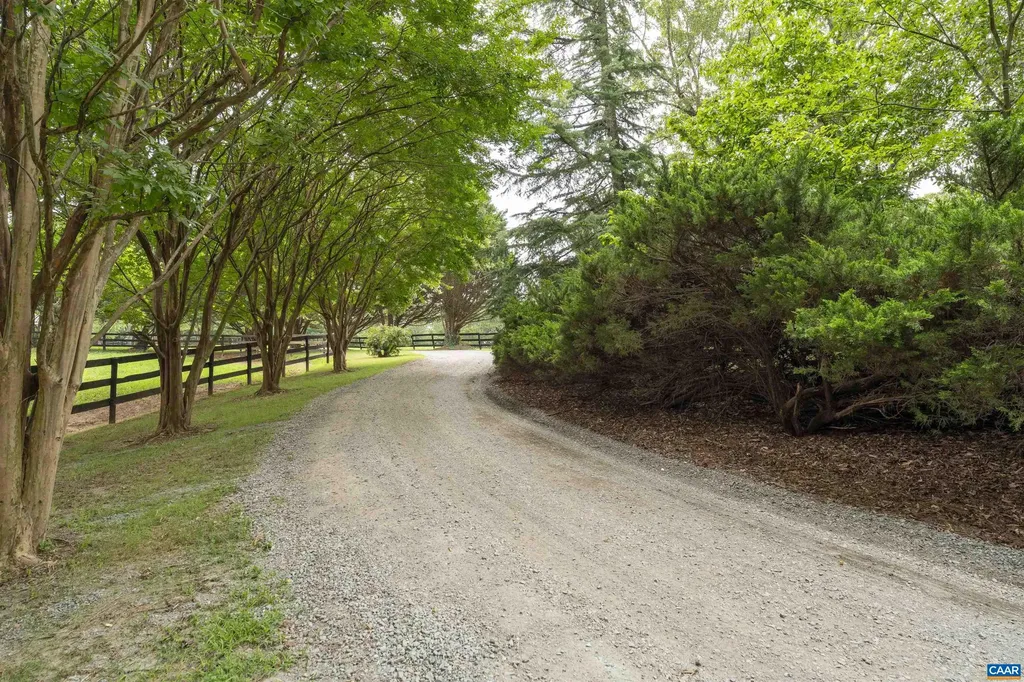 1342 James Madison Highway Gordonsville VA 22942