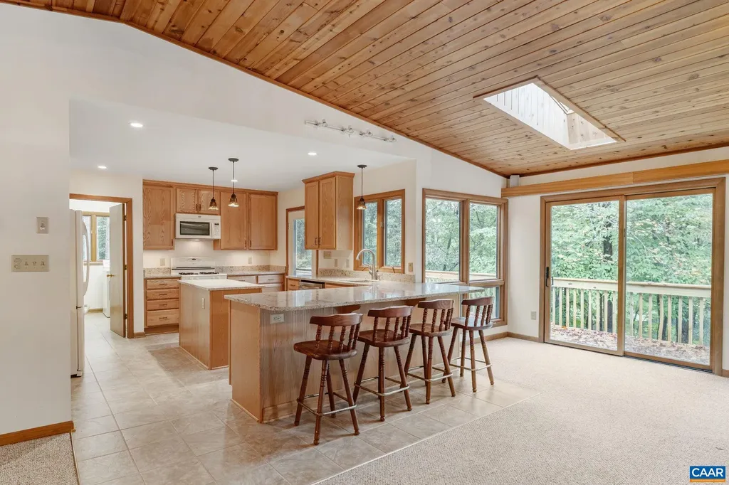 710 Sharps Creek Road Scottsville VA 24590