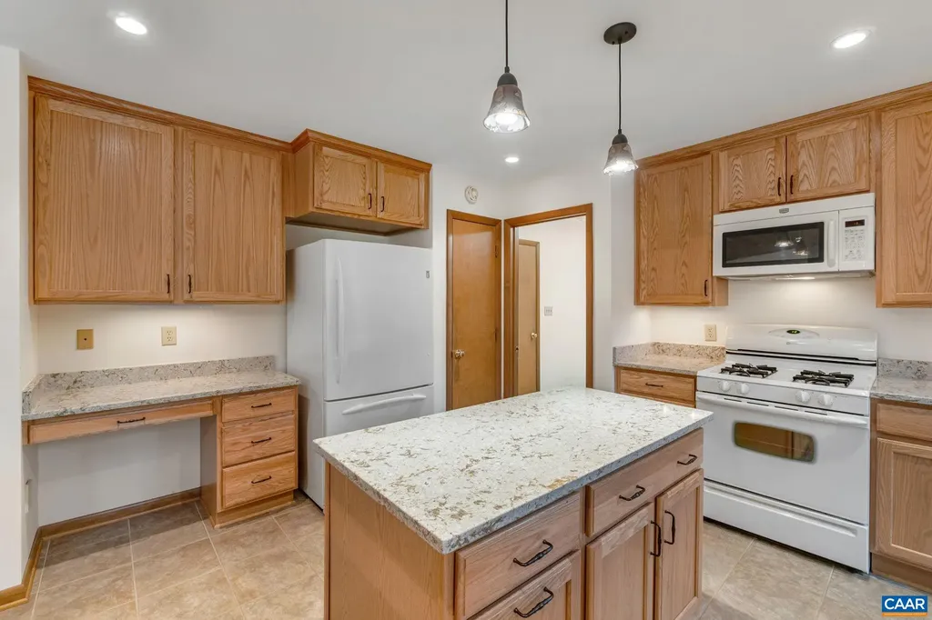 710 Sharps Creek Road Scottsville VA 24590