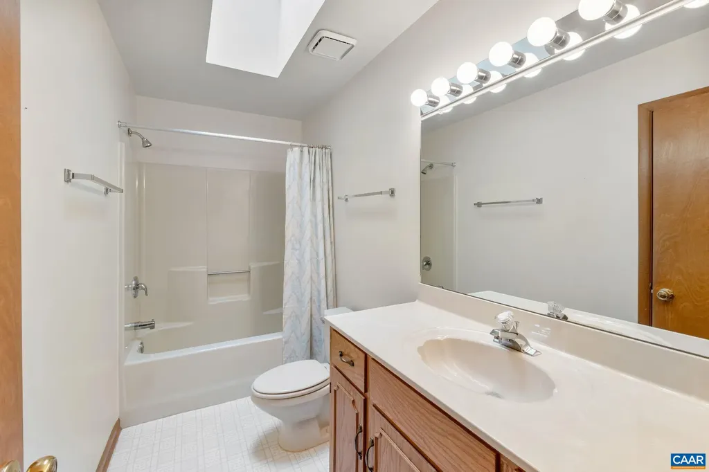 710 Sharps Creek Road Scottsville VA 24590