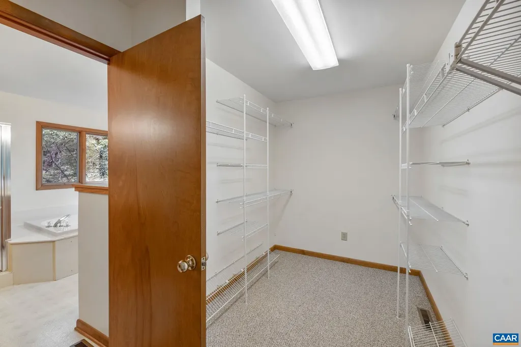 710 Sharps Creek Road Scottsville VA 24590