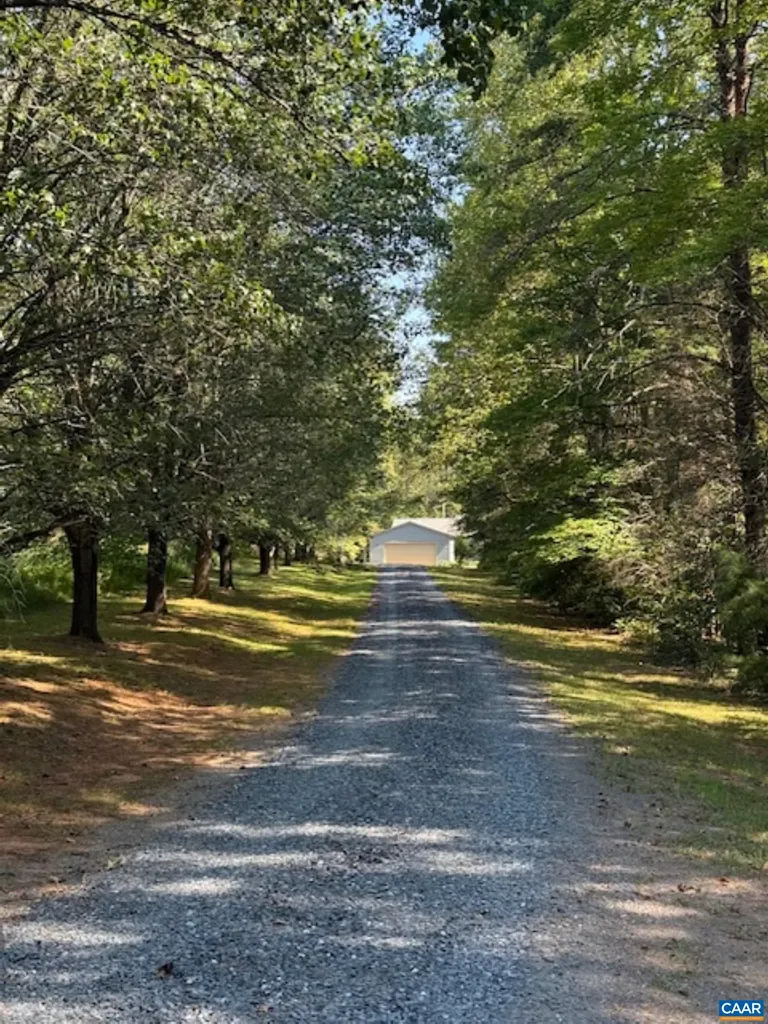 710 Sharps Creek Road Scottsville VA 24590