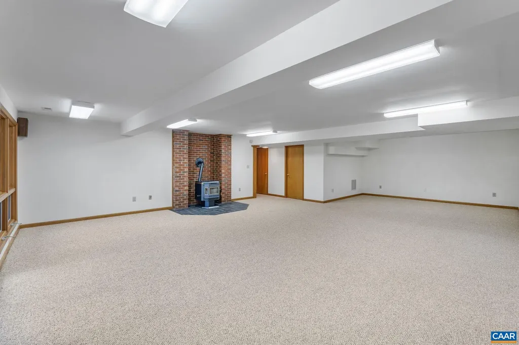 710 Sharps Creek Road Scottsville VA 24590