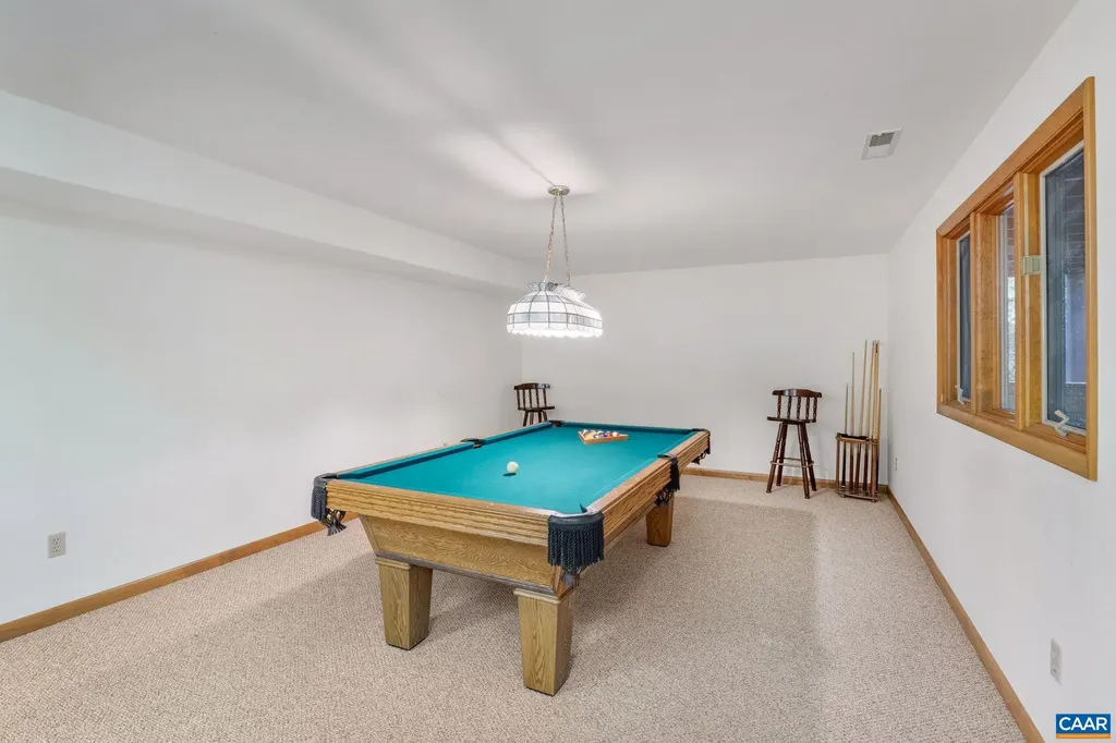 710 Sharps Creek Road Scottsville VA 24590