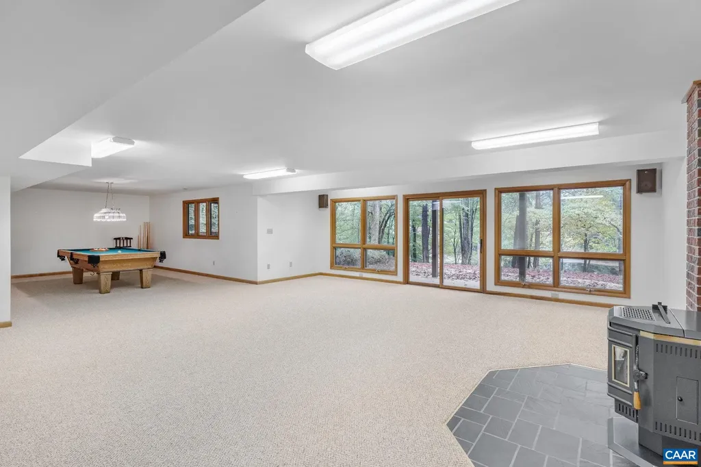 710 Sharps Creek Road Scottsville VA 24590