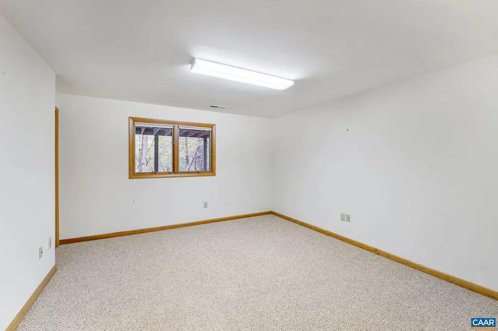 710 Sharps Creek Road Scottsville VA 24590