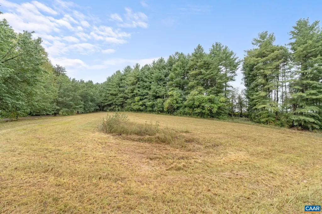 710 Sharps Creek Road Scottsville VA 24590