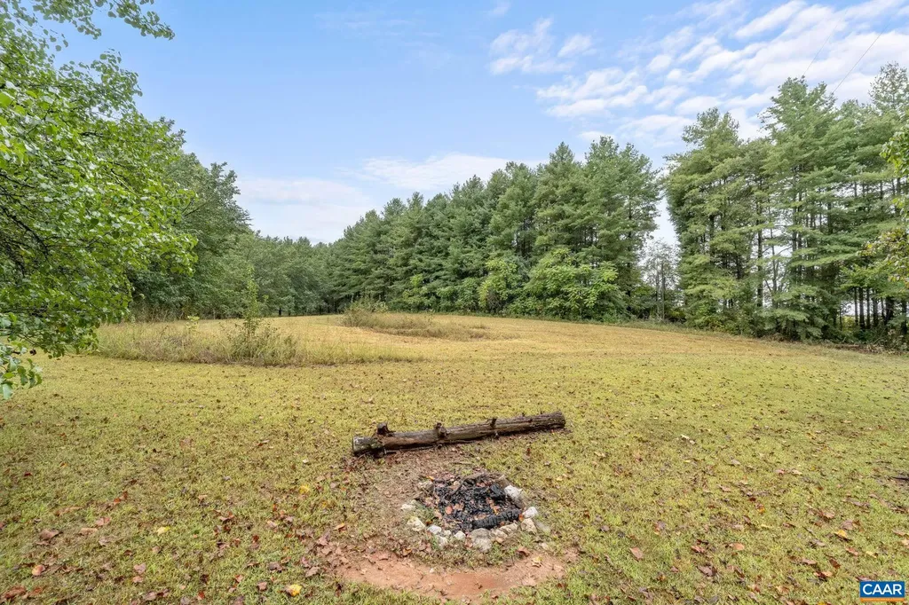 710 Sharps Creek Road Scottsville VA 24590