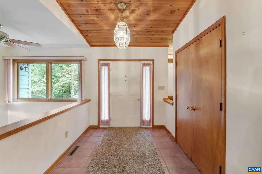 710 Sharps Creek Road Scottsville VA 24590