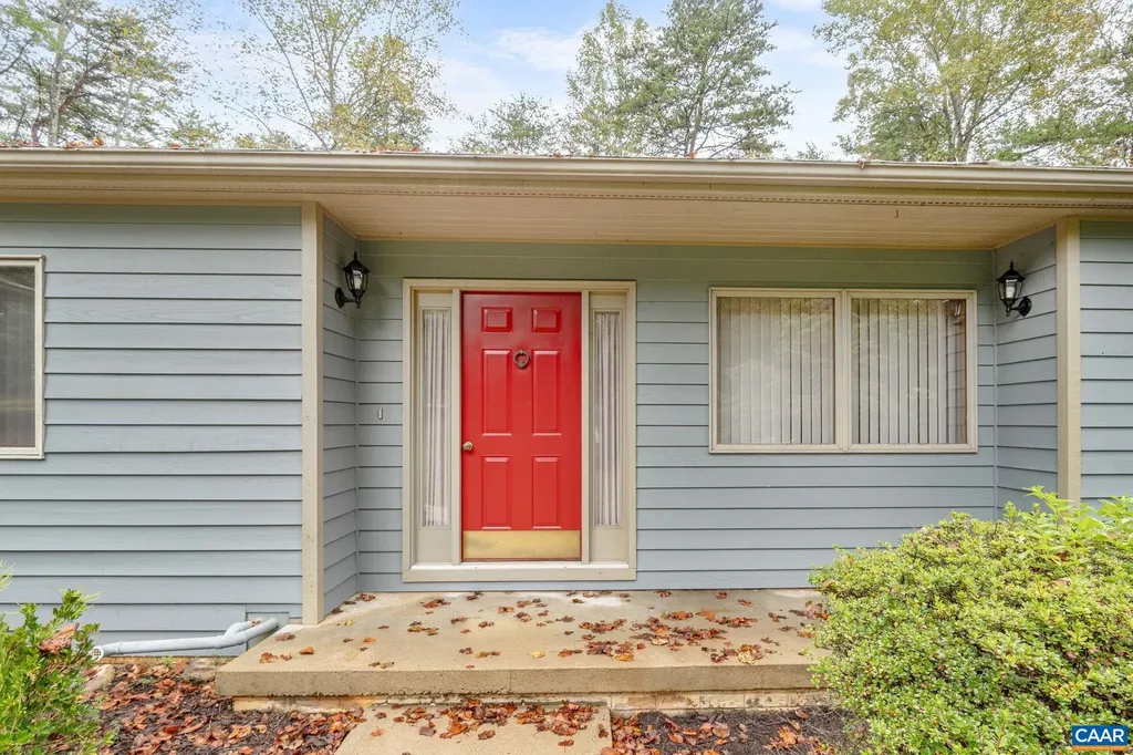 710 Sharps Creek Road Scottsville VA 24590