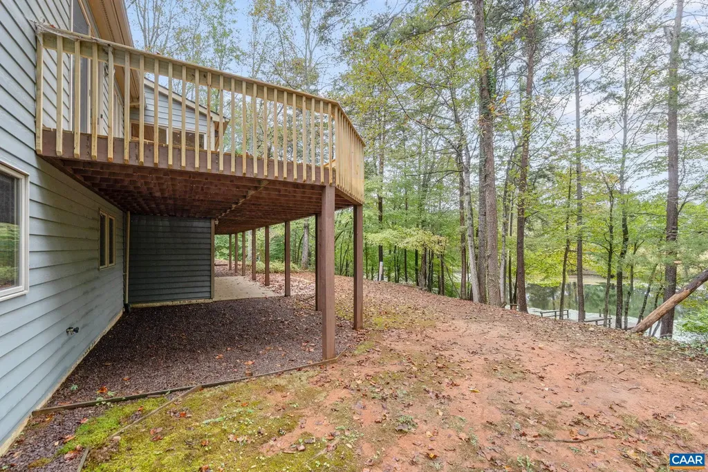 710 Sharps Creek Road Scottsville VA 24590