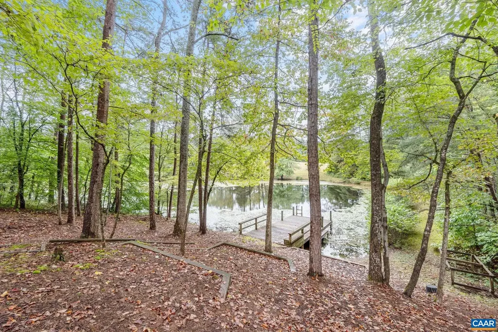 710 Sharps Creek Road Scottsville VA 24590