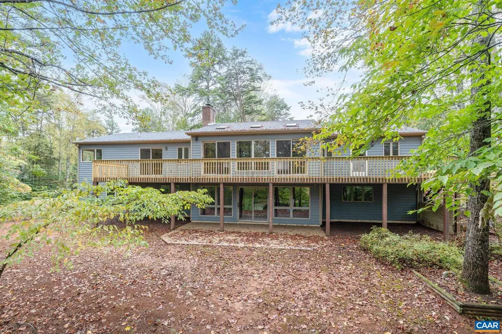 710 Sharps Creek Road Scottsville VA 24590