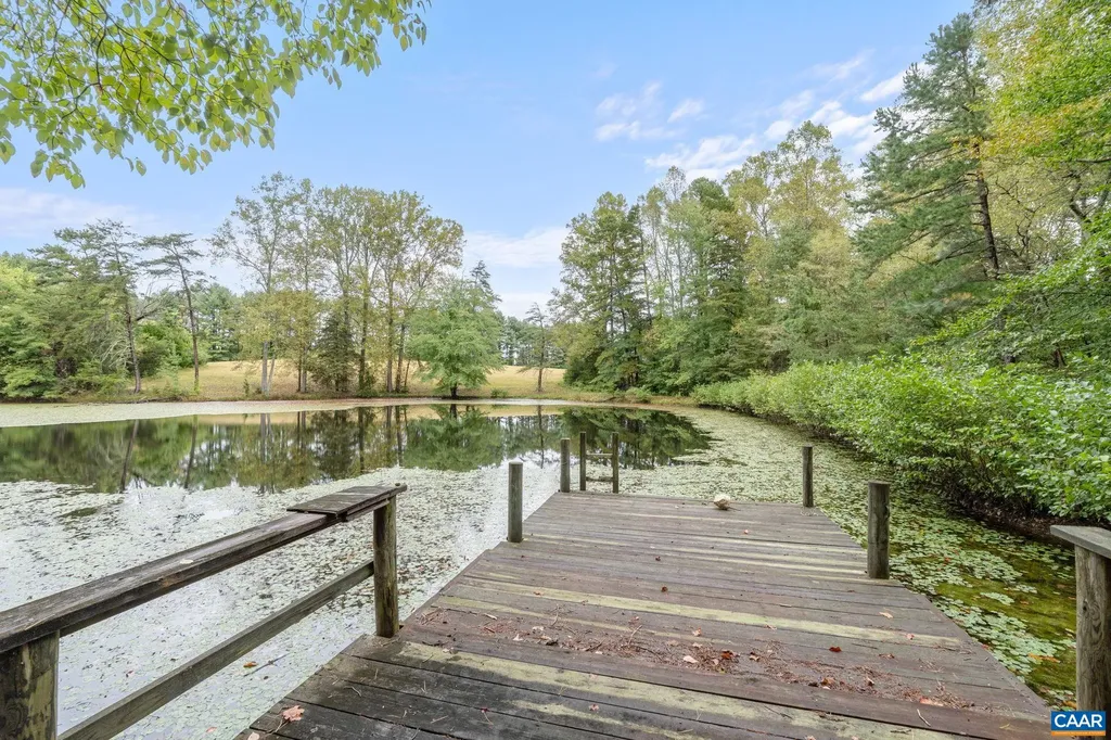 710 Sharps Creek Road Scottsville VA 24590