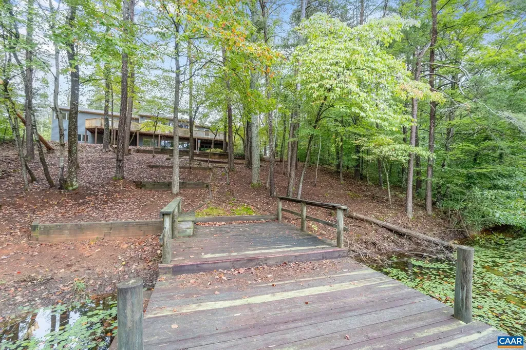 710 Sharps Creek Road Scottsville VA 24590