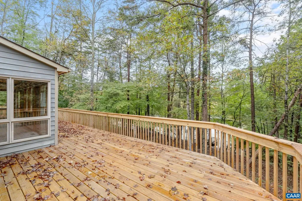 710 Sharps Creek Road Scottsville VA 24590