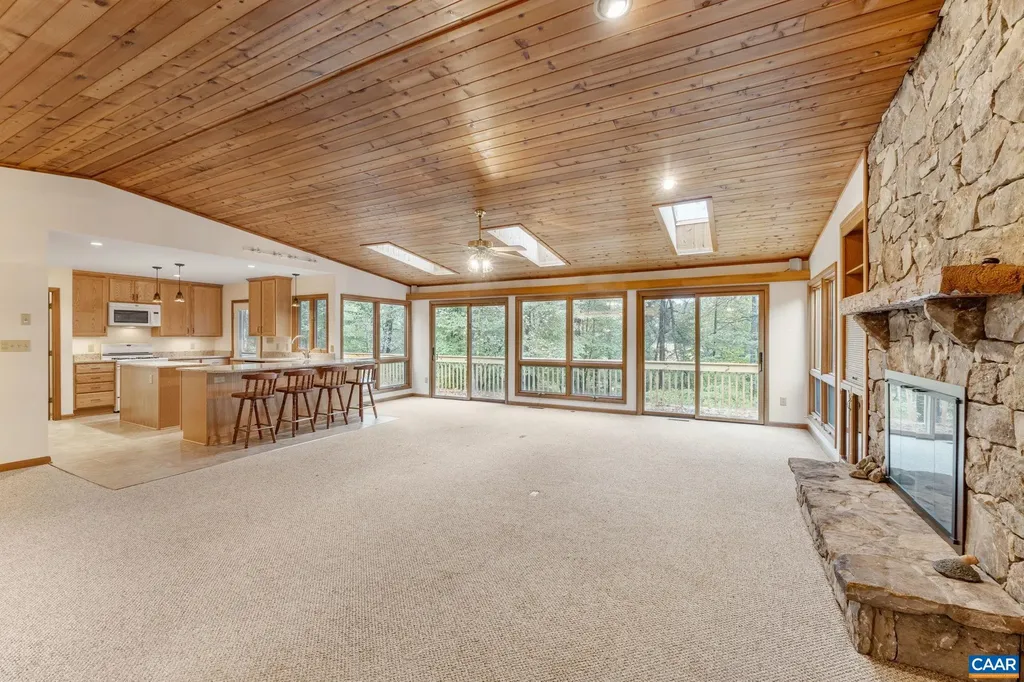 710 Sharps Creek Road Scottsville VA 24590