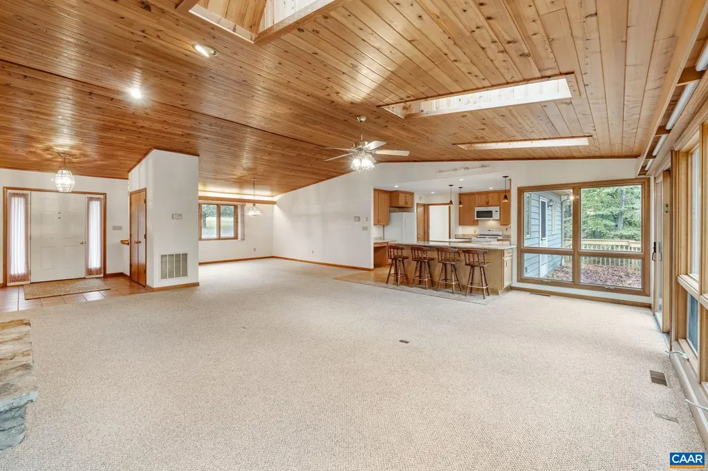 710 Sharps Creek Road Scottsville VA 24590