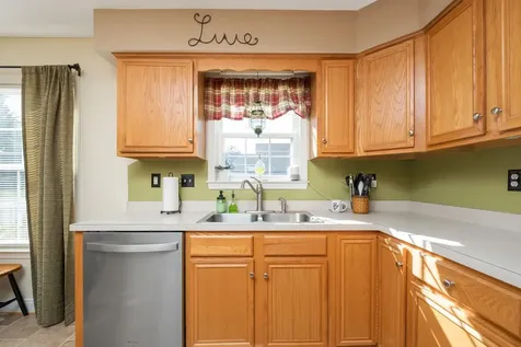 704 Stonewall Circle Staunton VA 24401