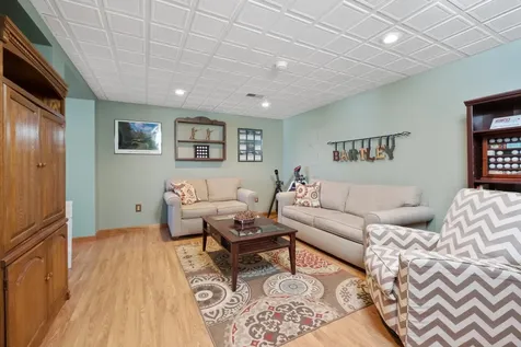 704 Stonewall Circle Staunton VA 24401