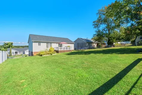 704 Stonewall Circle Staunton VA 24401