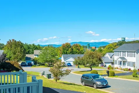 704 Stonewall Circle Staunton VA 24401